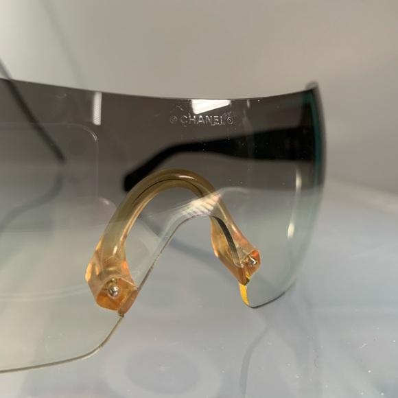 Chanel wrap around sunglasses model 4109 - Picture 4 of 8